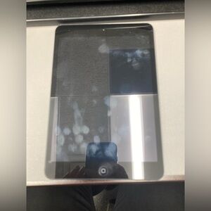 Apple 1st Generation iPad Mini tablet 16GB Wi-Fi Black/Slate MD528LL/A